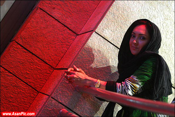 عکس های بلیط فروشی نیکی کریمی