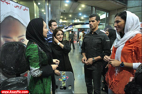 عکس های بلیط فروشی نیکی کریمی