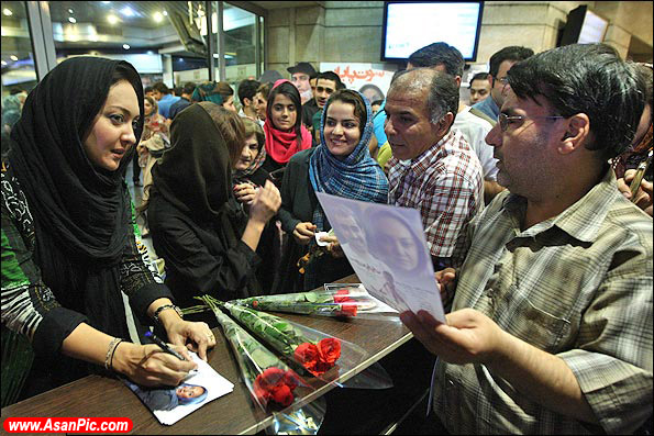 عکس های بلیط فروشی نیکی کریمی