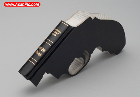 تصاویری از اسلحه های ساخته شده با کتاب
