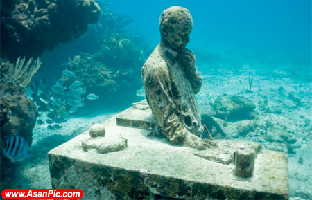 تصاویری از مجسمه های ساخته شده درون آب
