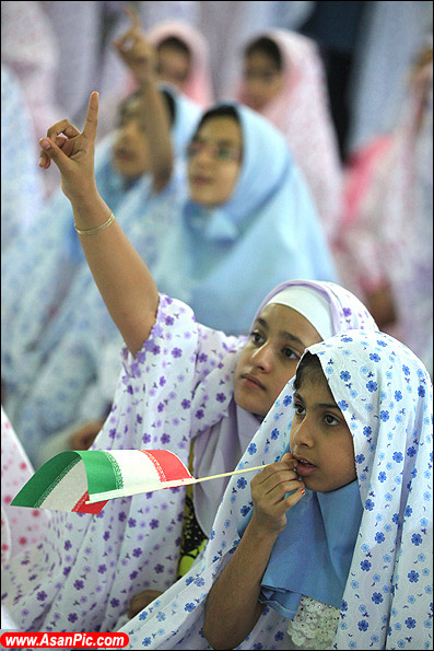 جشن عبودیت دانش آموزان دختر