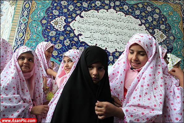 جشن عبودیت دانش آموزان دختر