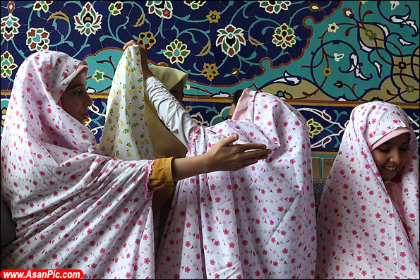 جشن عبودیت دانش آموزان دختر