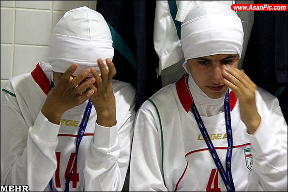 اشک های دختران فوتبالیست ایرانی