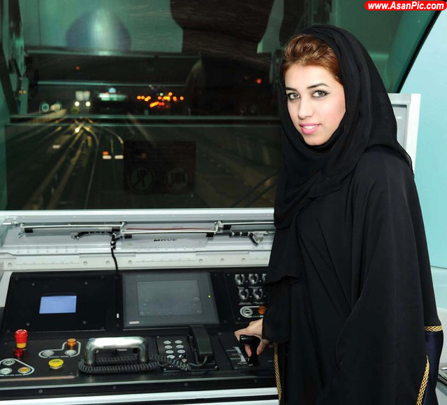 مريم الصفرا 28 ساله، تنها زن راننده مترو در دبی