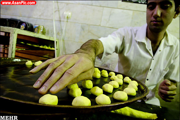 پخت شیرینی های محلی در شهر کرمانشاه