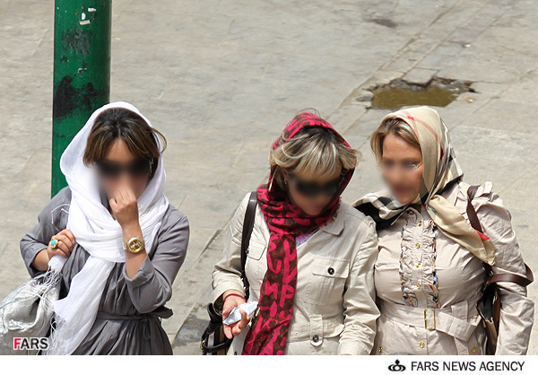 گزارش تصویری خبرگزاری فارس از نمايشگاه مد در خيابان‌ها و اماكن عمومی شهر