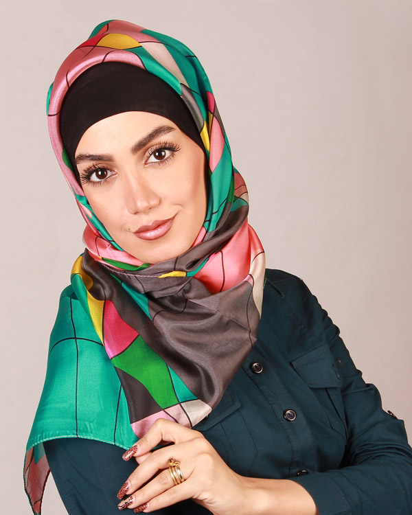 روسری گرافیکی طرح 290 با هارمونی رنگ خیره کننده