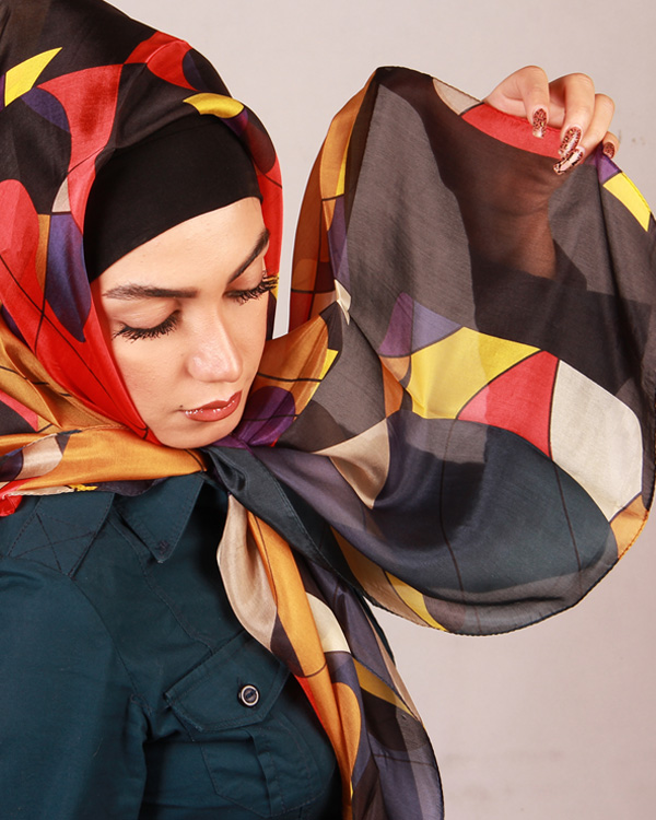 روسری گرافیکی طرح 290 با هارمونی رنگ خیره کننده